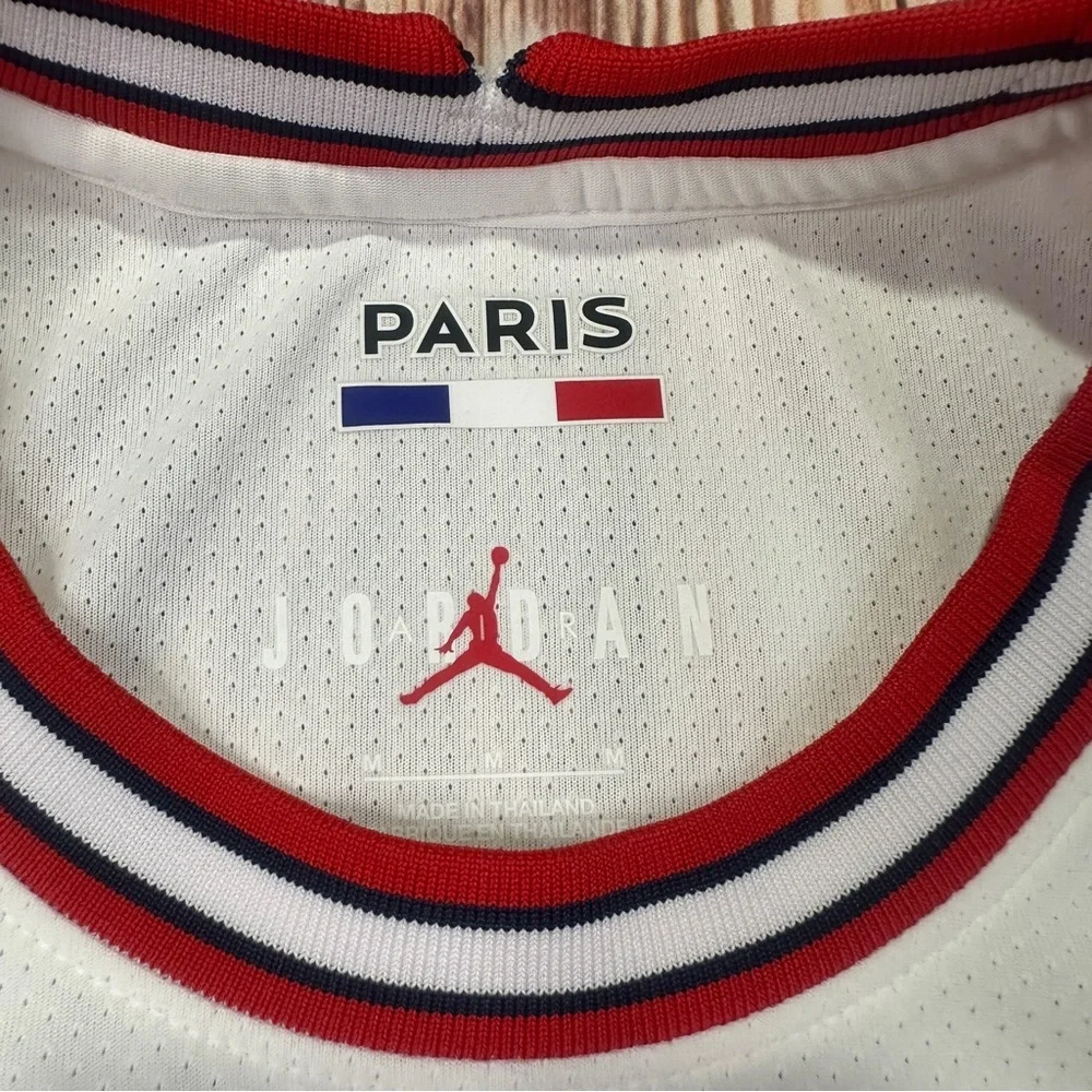 NWT Air Jordan Paris Saint-Germain Player Edition 2021 Season Sports Medium